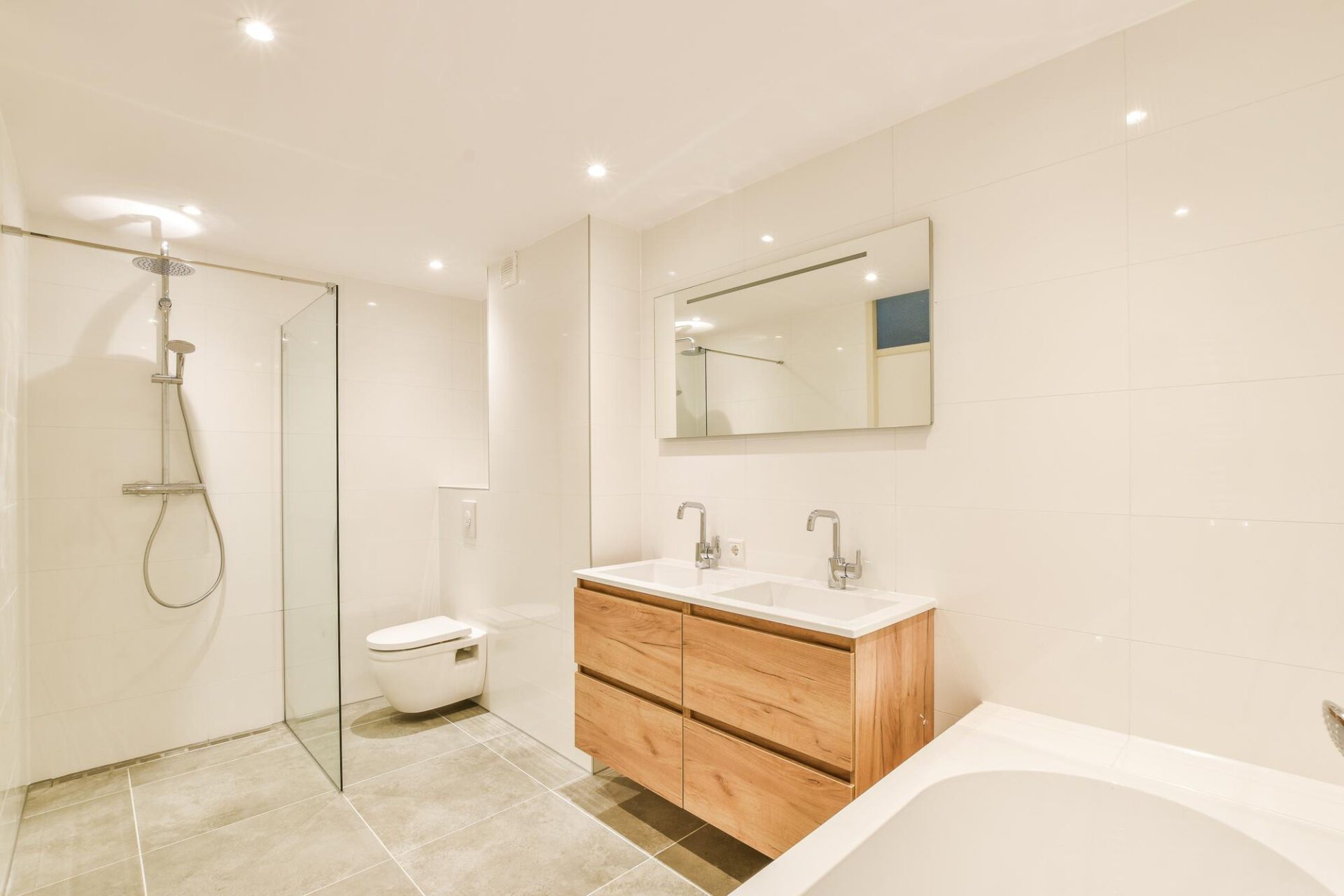 interior-design-decoration-nice-modern-bathroom interior design and decoration of a nice and modern bathroom