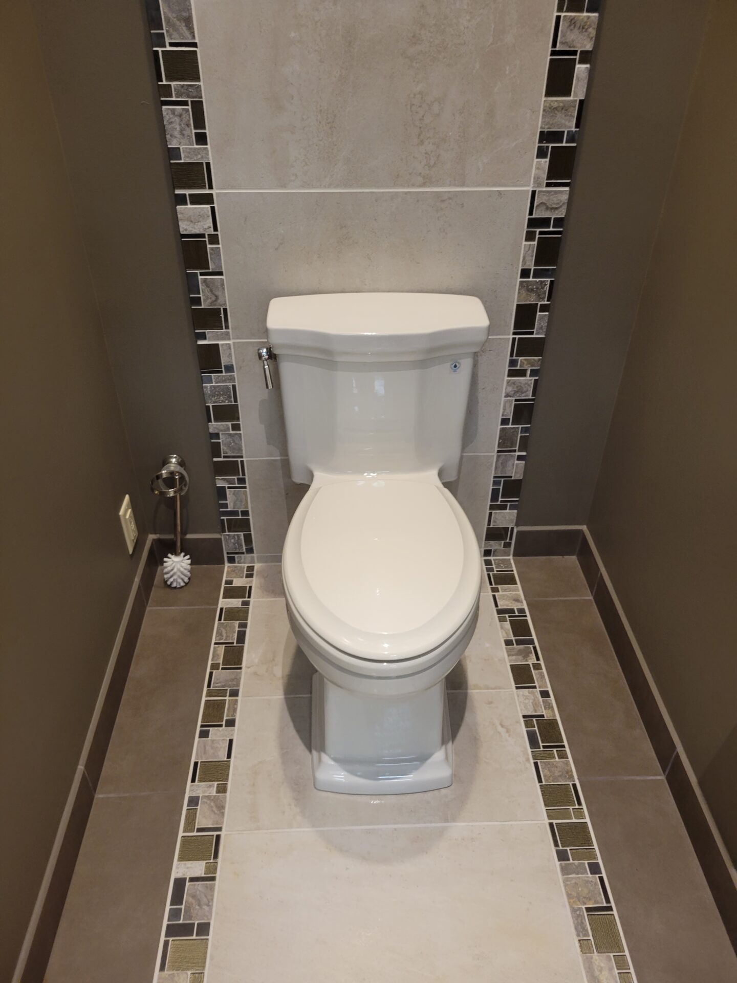 denver-toilet smiling-sanitary-technician-gesturing-thumb-up